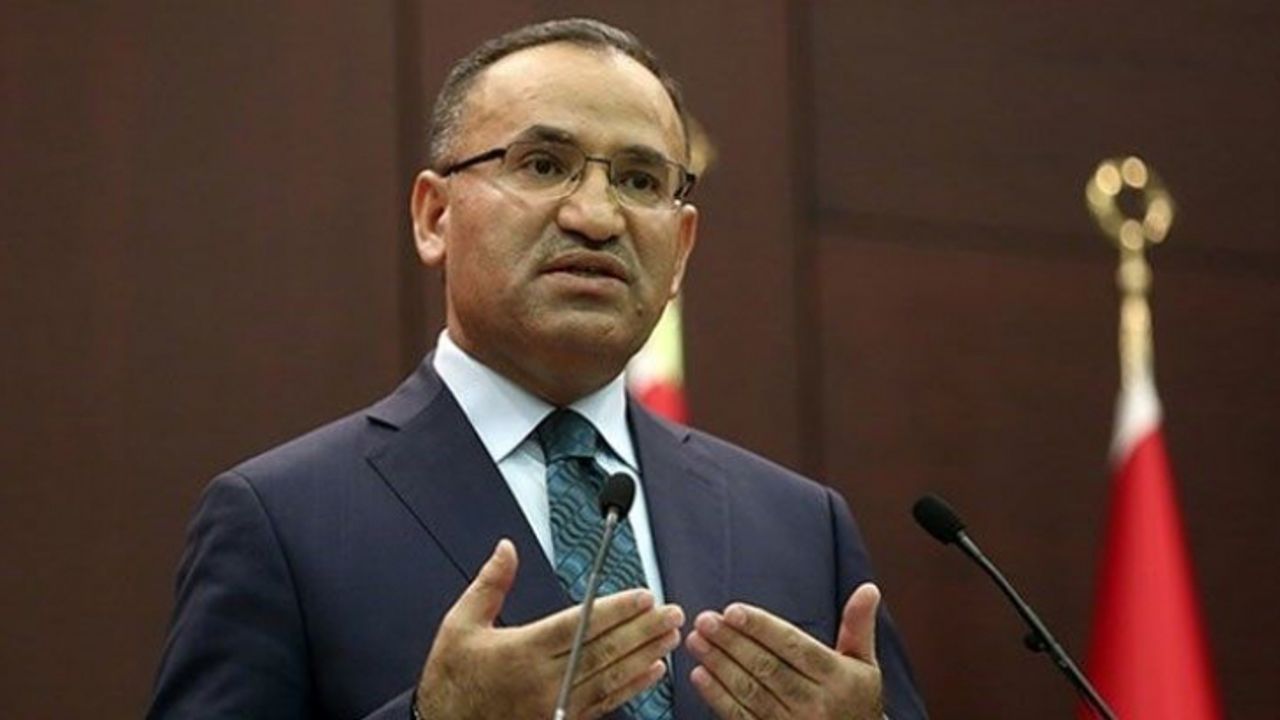 Adalet Bakanı Bozdağ'dan başörtüsü açıklaması! 'Türkiye'de sınırsız bir kıyafet hürriyeti yok'