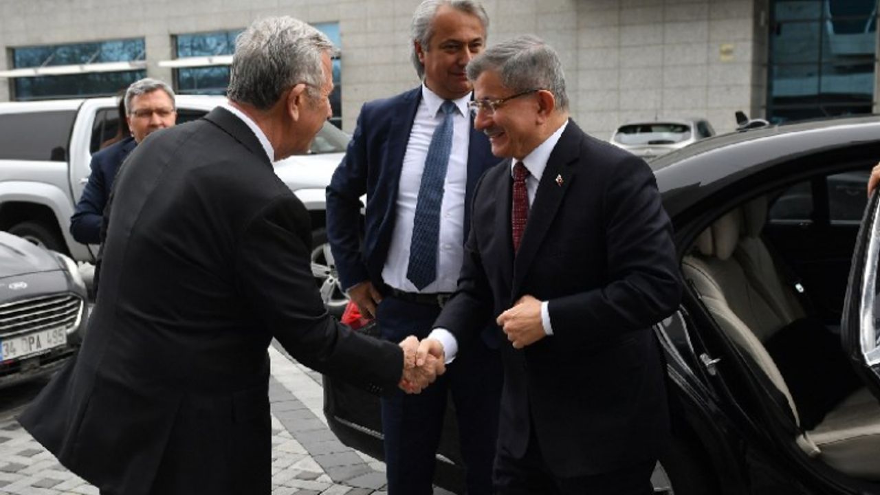 Ahmet Davutoğlu'ndan Mansur Yavaş'a ziyaret