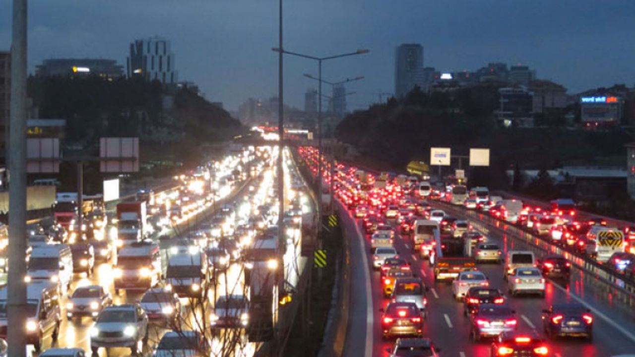 İstanbul'da 'okul' trafiği: Yoğunluk yüzde 70'i aştı!
