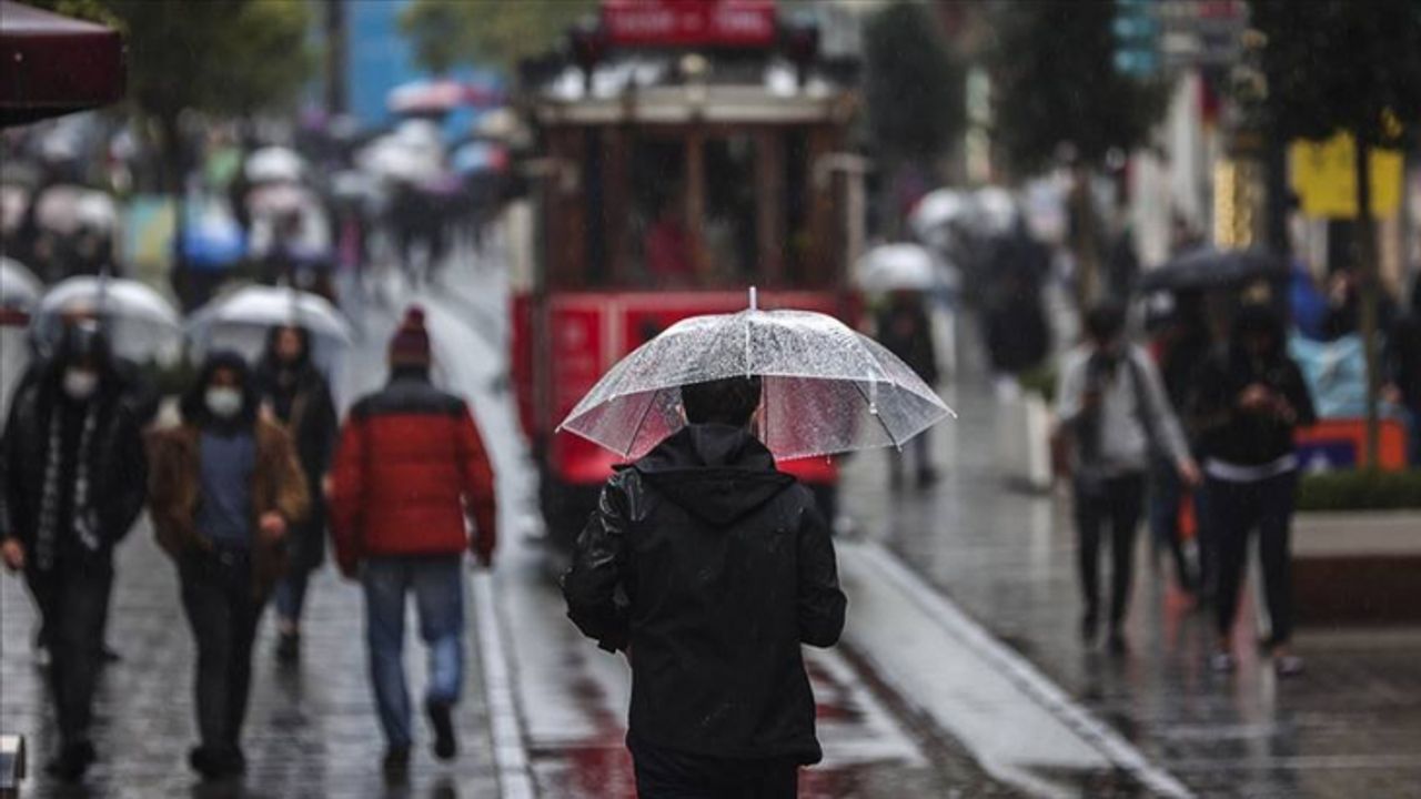 İstanbullular dikkat! Valilikten kuvvetli fırtına ve yağış uyarısı