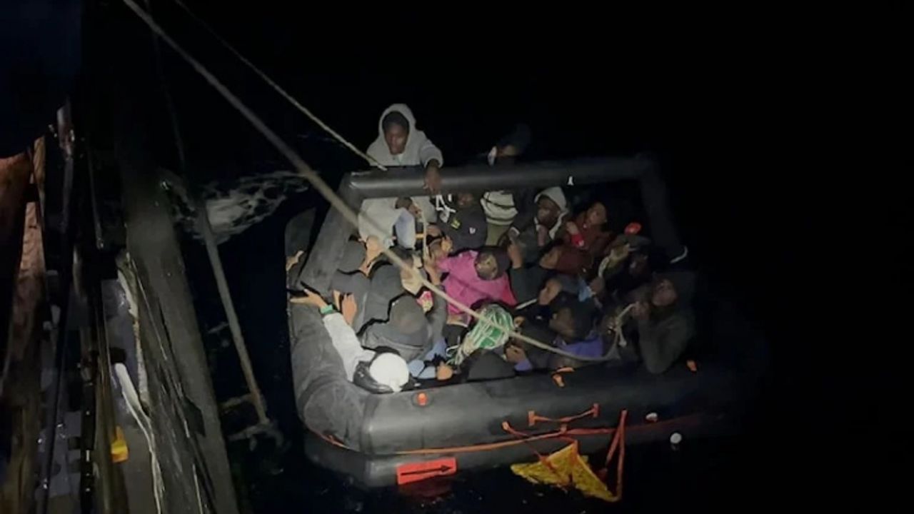 İzmir ve Muğla’da 173 düzensiz göçmen kurtarıldı