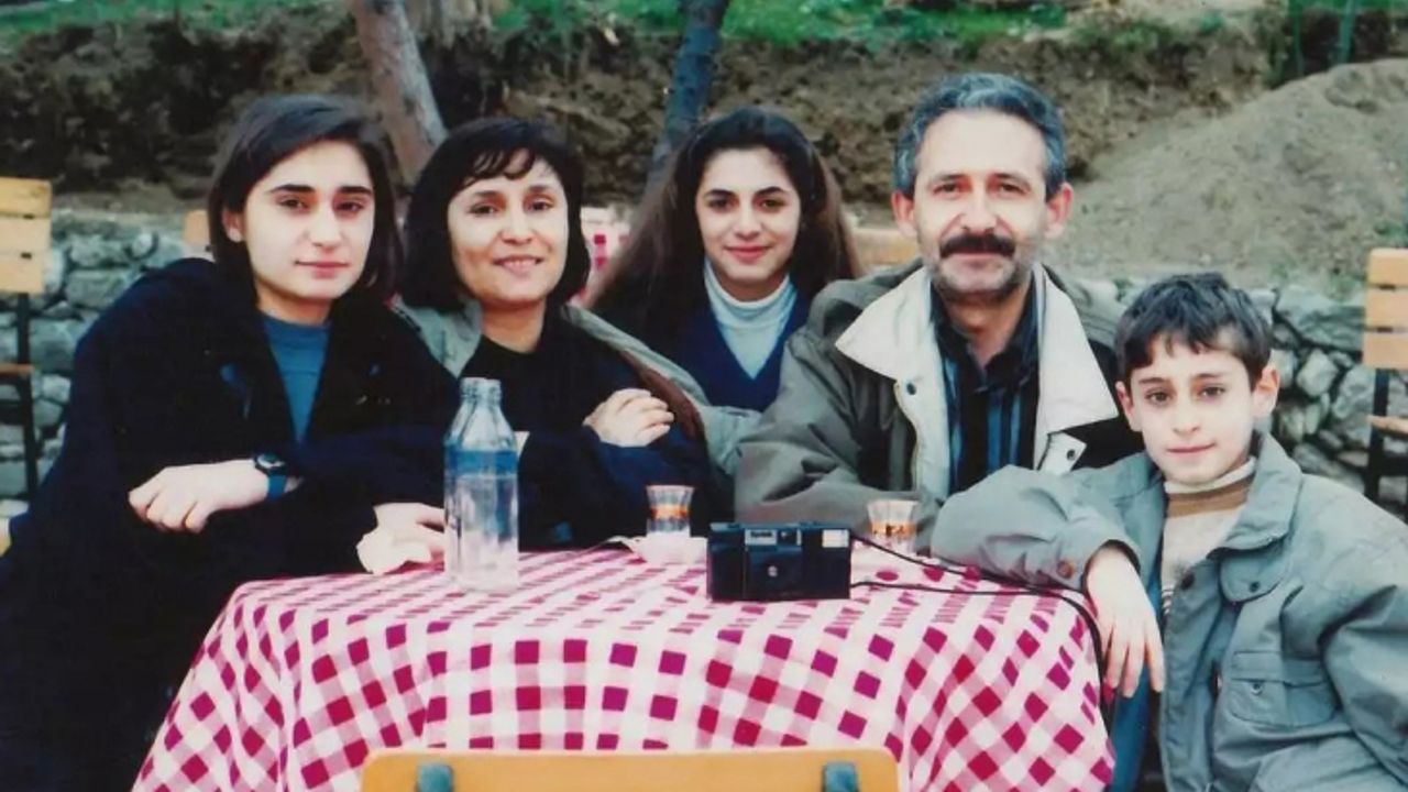 Kemal Kılıçdaroğlu yıllar öncesine ait fotoğrafını paylaştı