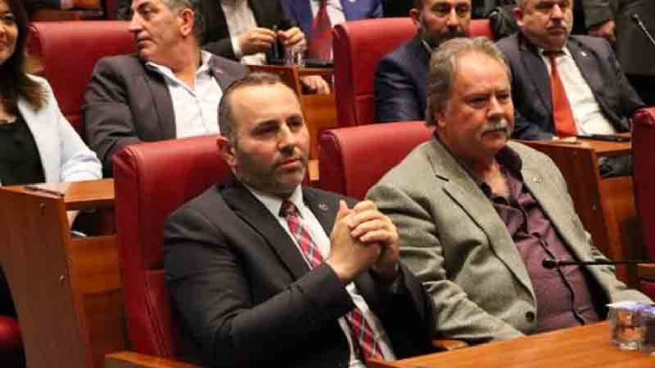 Yalova Belediyesi'nde dengeler değişti! CHP’den AKP’ye geçti