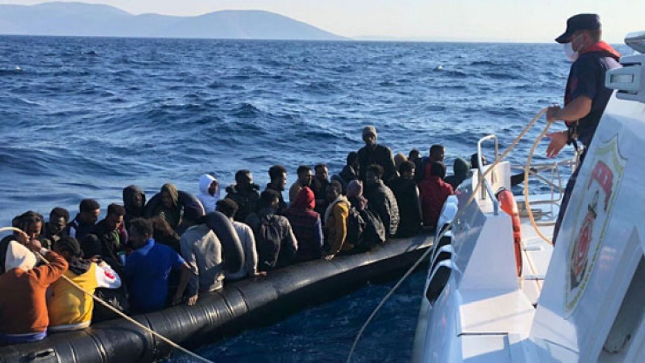 Yunanistan’ın Türk kara sularına ittiği 113 düzensiz göçmen kurtarıldı