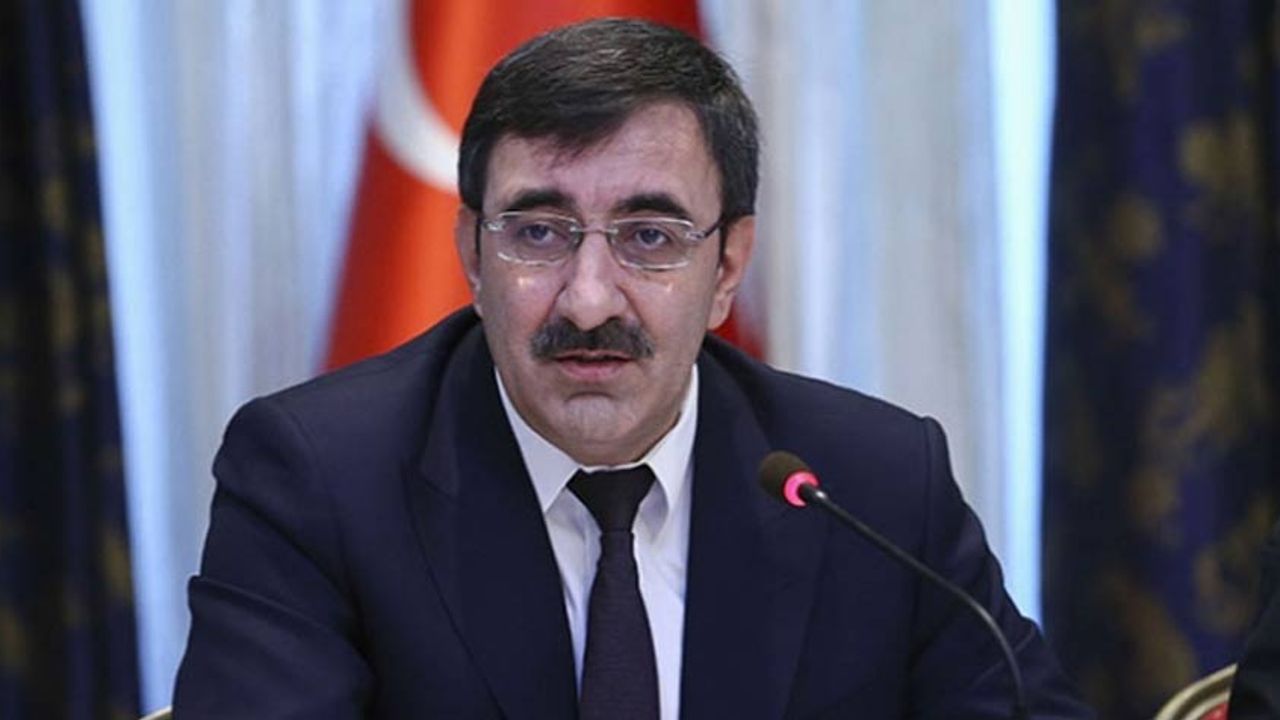 AK Partili Cevdet Yılmaz Kızılay Başkanı Kerem Kınık'ı istifaya çağırdı