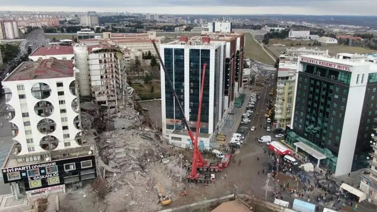 Depremde yıkılan Galeria sitesi'nin müteahhidi Ankara'da yakalandı!
