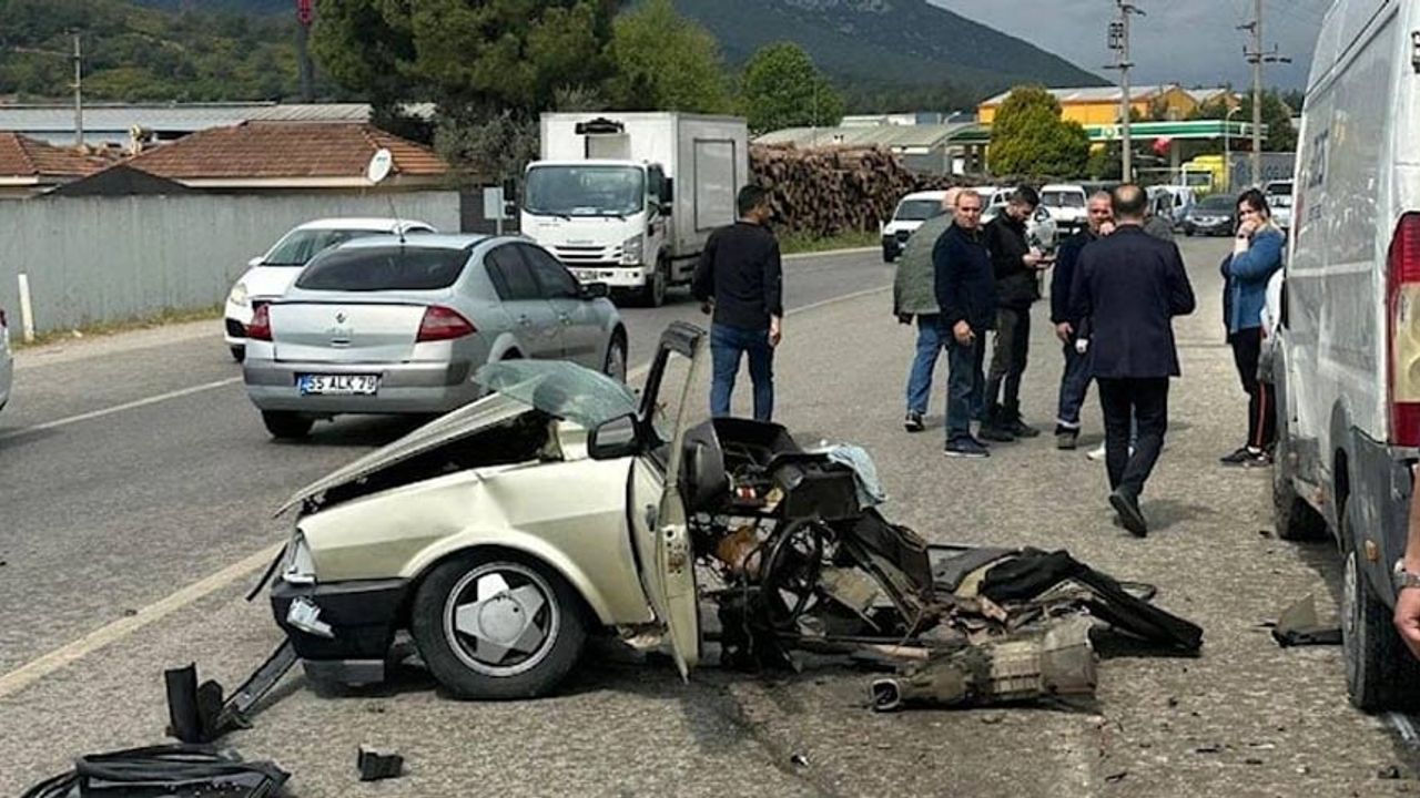 İzmir'de inanılmaz kaza! Bu arabadan sağ çıktı!