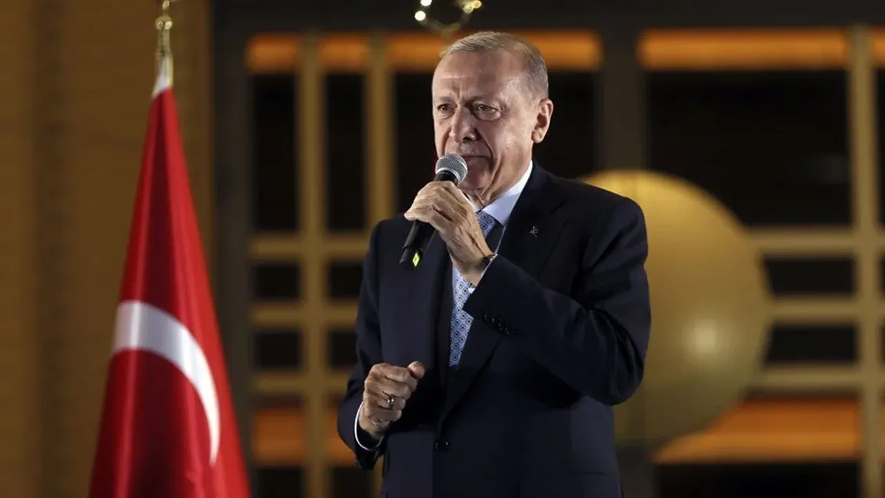 Cumhurbaşkanı Erdoğan'dan sert açıklama! 'Millet kumar masasına tekmeyi vurdu'