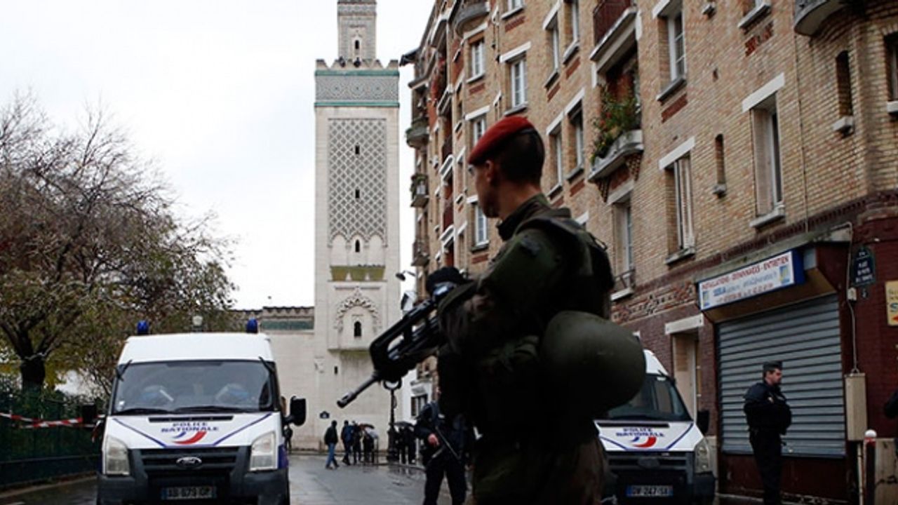 Fransa'da silahlı saldırılar: Yaralılar var