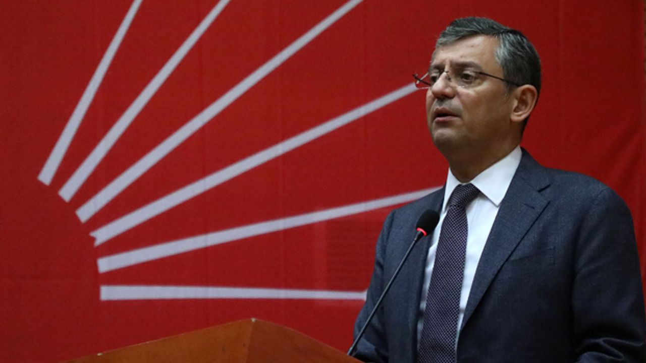 Özgür Özel duyurdu: CHP'de seçim sonrası kritik toplantı! Genel Başkan değişecek mi?