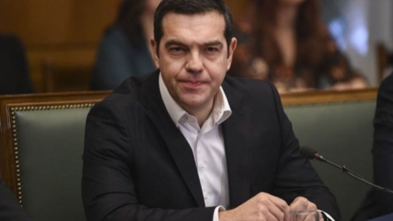 Yunanistan'da seçimleri kaybeden muhalefet lideri Aleksis Çipras istifa etti
