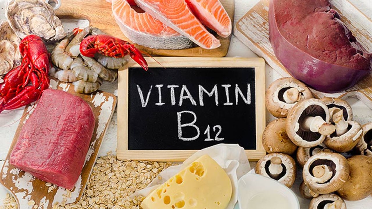 B12 seviyesi ne olmalı, nasıl yükseltilir? B12 yükselten besinler hangileri?