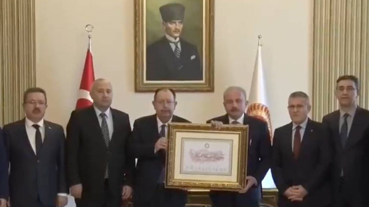 Cumhurbaşkanı Erdoğan'ın mazbatası Meclis Başkanı'na teslim edildi!