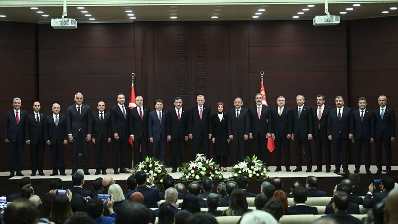 Erdoğan yeni kabineyi açıkladı: İşte Bakanların eski görevleri