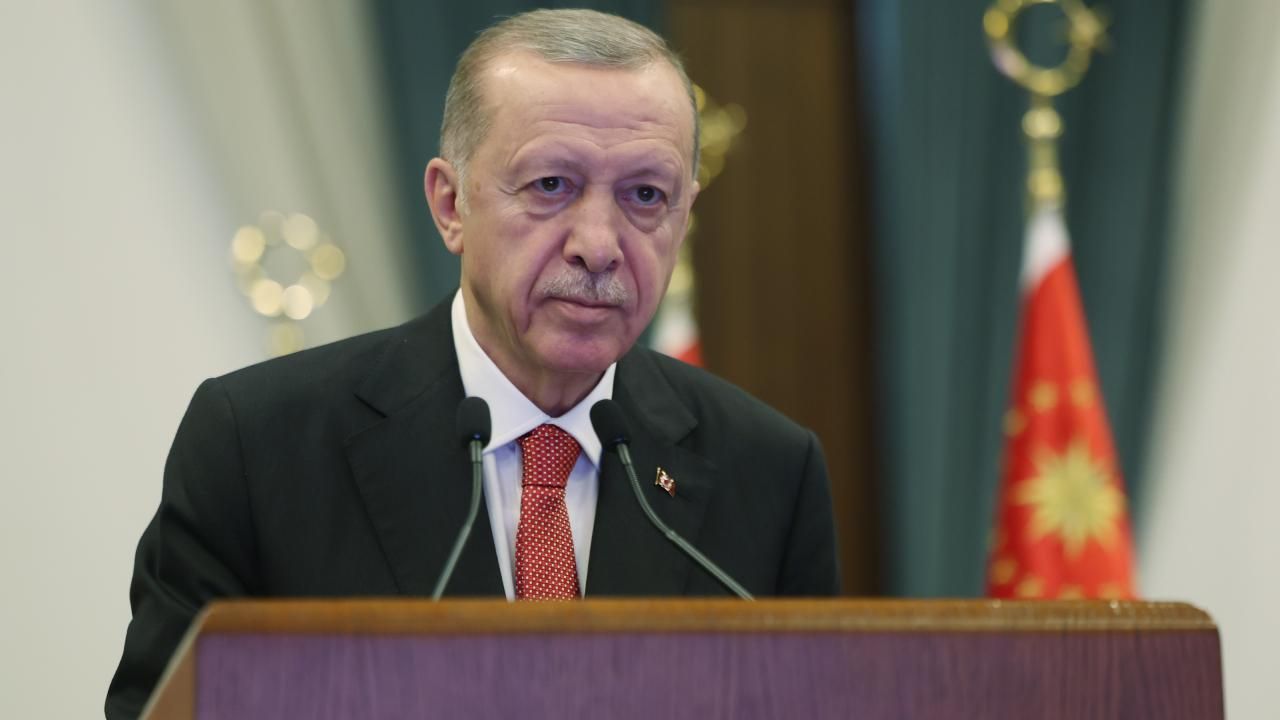 Erdoğan 4 yıl sonra bir dönem daha aday olmanın yollarını arayacak