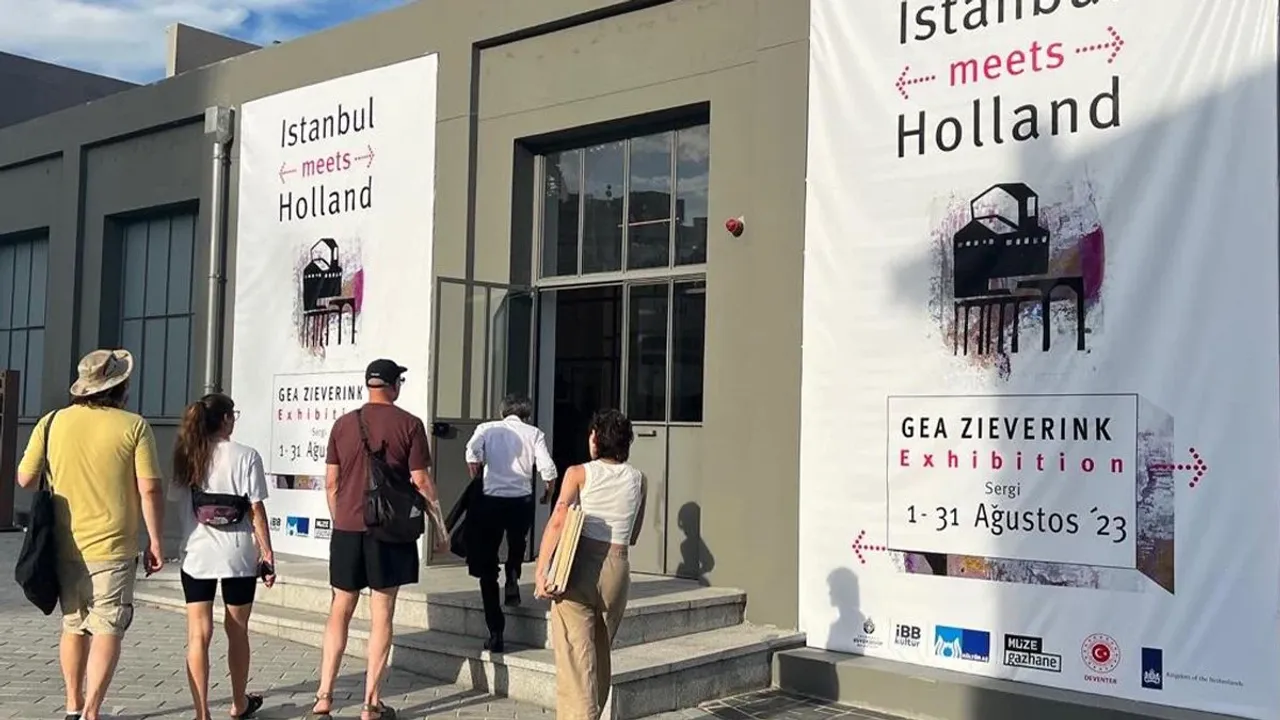 Hollandalı sanatçı ile tanışın! “IstanbulmeetsHolland'' isimli sergi İstanbul'da açıldı