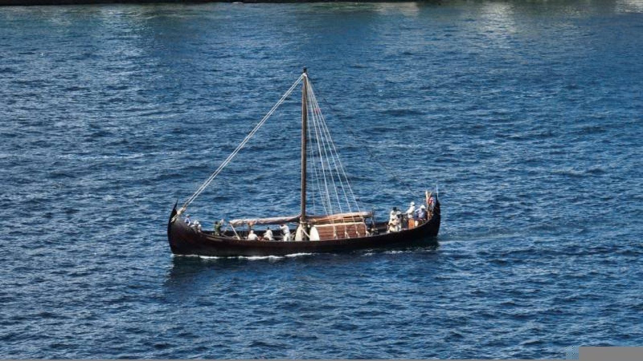 İstanbul boğazında Viking yelkenlisi!
