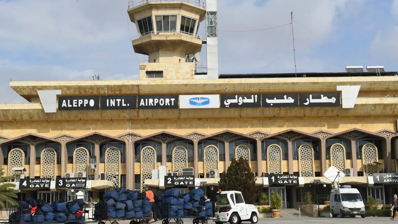 İsrail saldırısı Halep havaalanına zarar verdi! Hizmet dışı bırakıldı...