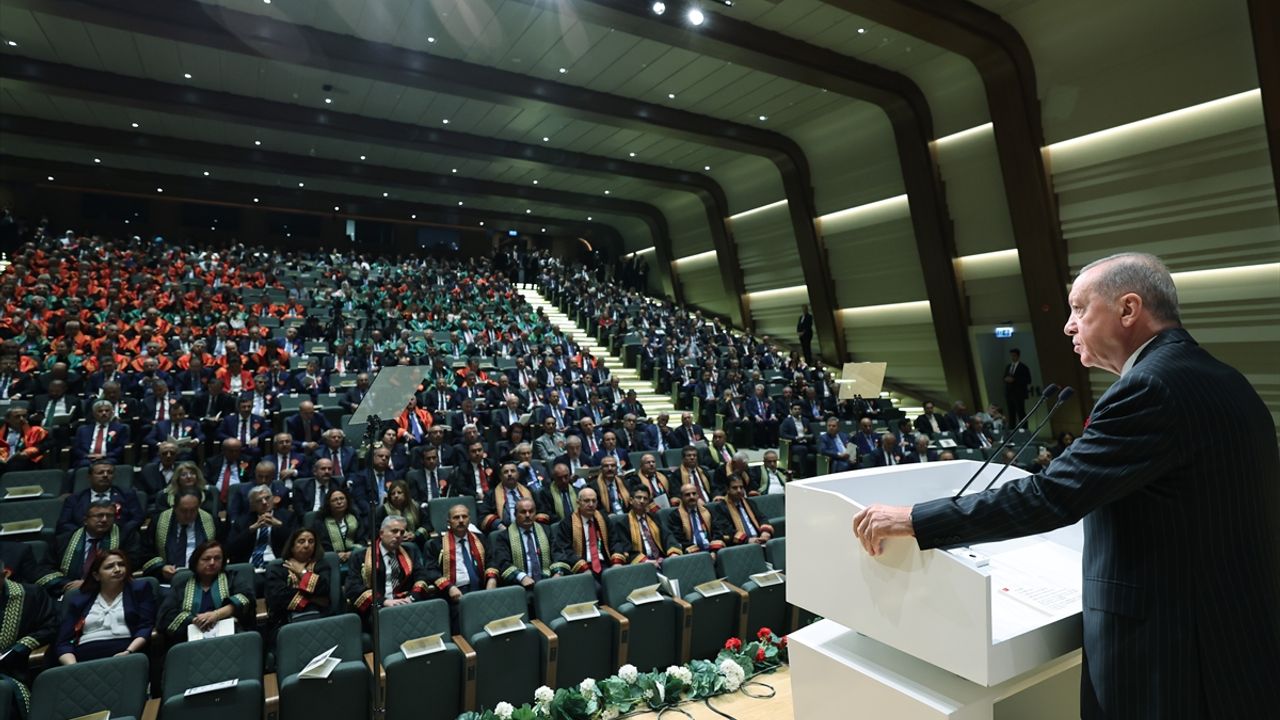 Cumhurbaşkanı Erdoğan duyurdu: Yeni anayasa geliyor