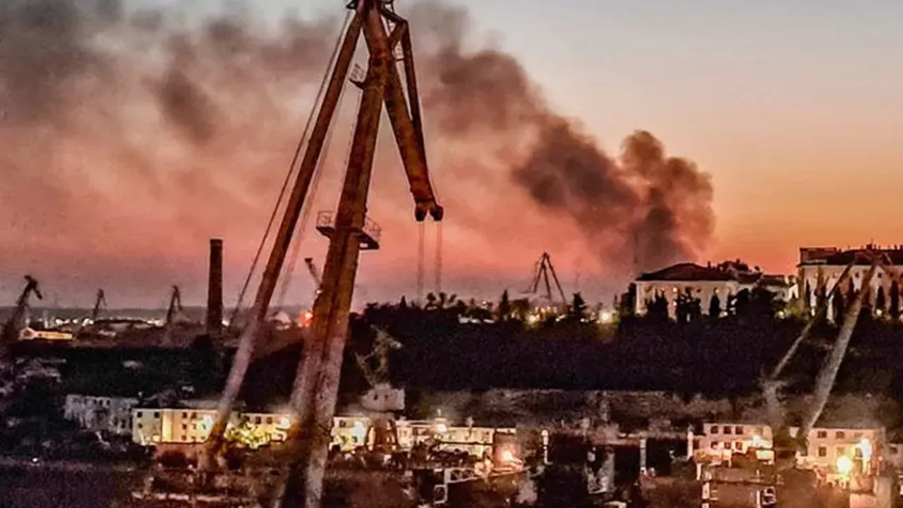 Ukrayna saldırdı, Kırım tersanesi yandı! 24 kişi hayatını kaybetti