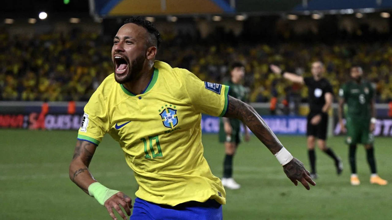Neymar, Pele'nin o rekorunu egale etti