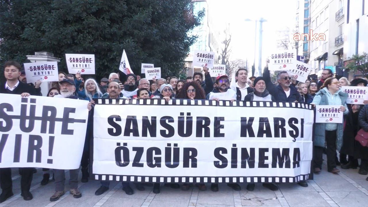 İstanbul'da Kızıl Goncalar Protestosu!
