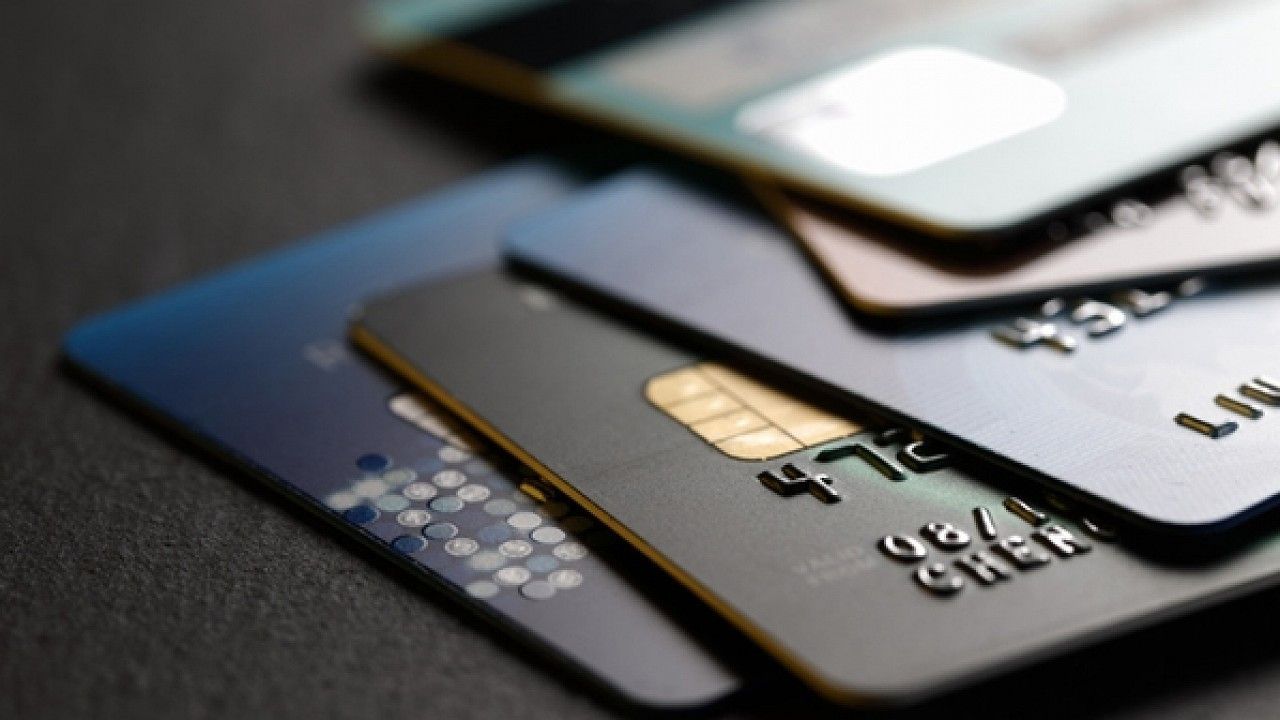 Merak edilen 'Kredi kartı faiz oranları değişecek mi' sorusuna yanıt verildi