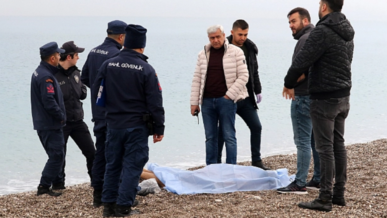 Antalya'da sahilde bir kişinin daha cesedi bulundu! Son 1 ayda 9'uncu vaka