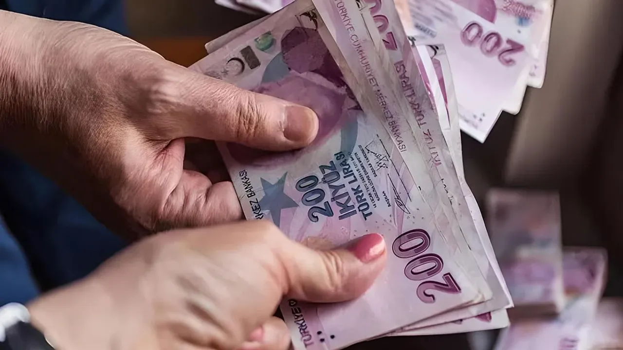 Bakan Vedat Işıkhan duyurdu: Emekliye ek zam ödeme tarihi belli oldu!