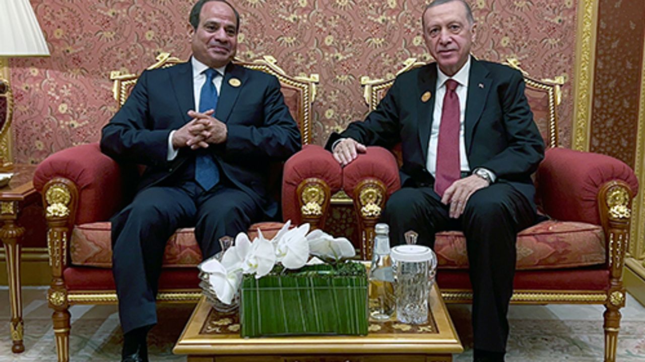 Cumhurbaşkanı Erdoğan'dan 12 yıl sonra Mısır'a ilk ziyaret