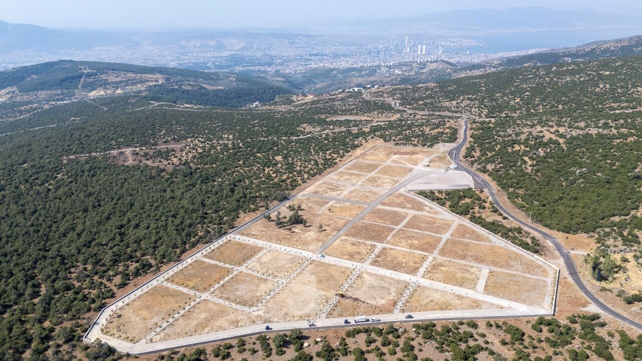 İzmir'deki Kayadibi Kent Mezarlığı hizmete açıldı