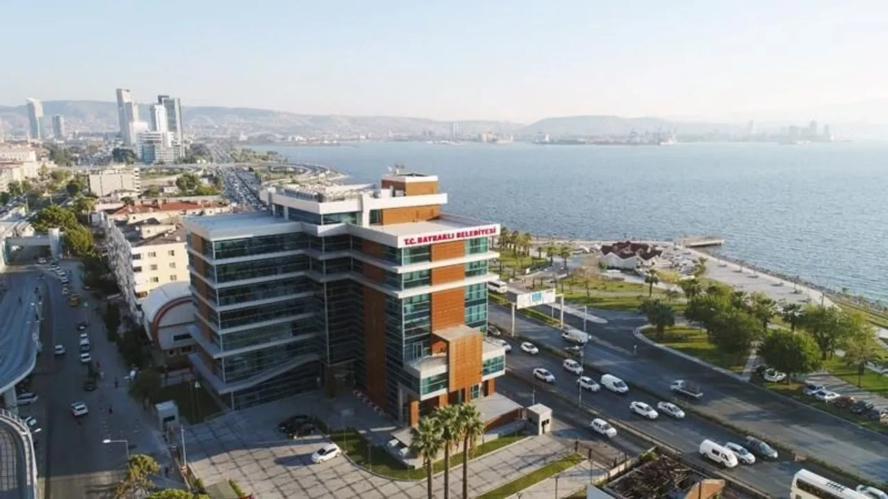 Bayraklı Belediyesi'nden 'filo' adımı: Eski araçlar hurdaya ayrılacak!