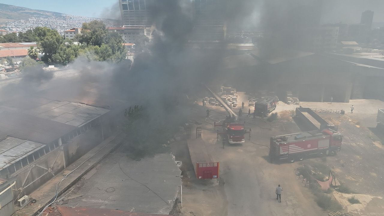 Bayraklı'daki yangın büyümeden kontrol altına alındı