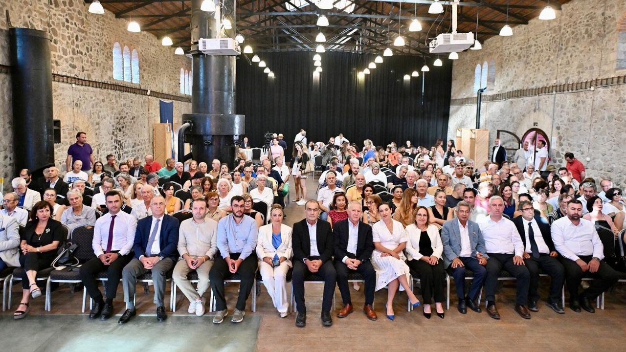 İzmir Gazeteciler Cemiyeti 80’inci yılını ödüllerle kutladı