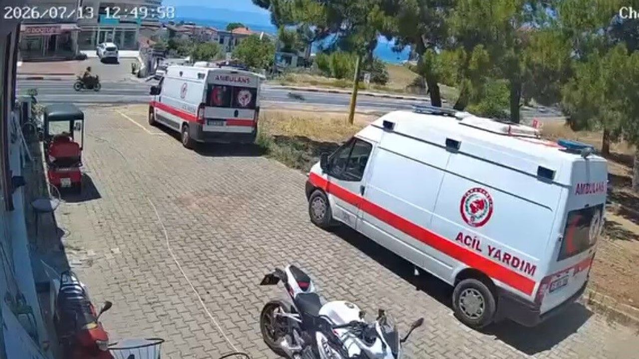 İzmir’de motosiklet kazası kameralara yansıdı: 26 yaşındaki sürücü yaşamını yitirdi
