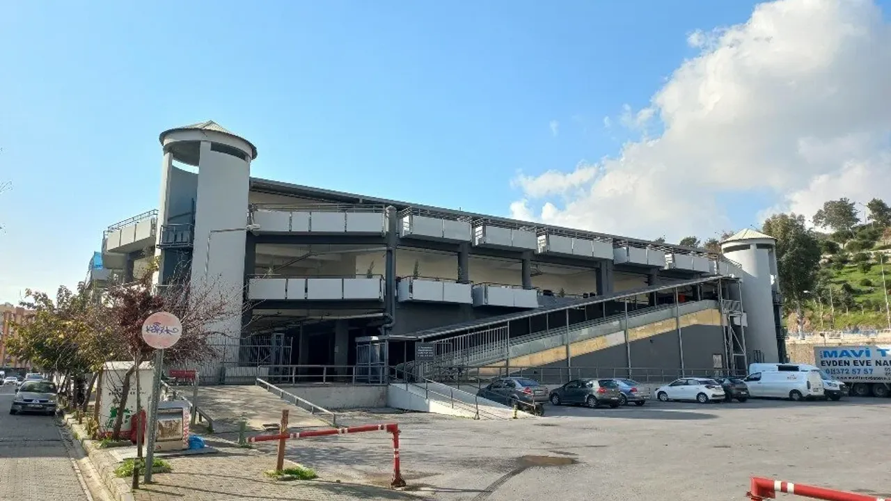Karşıyaka Belediyesi'nden anlamlı adım! Reşat Leblebicioğlu'nun adı yaşatılacak