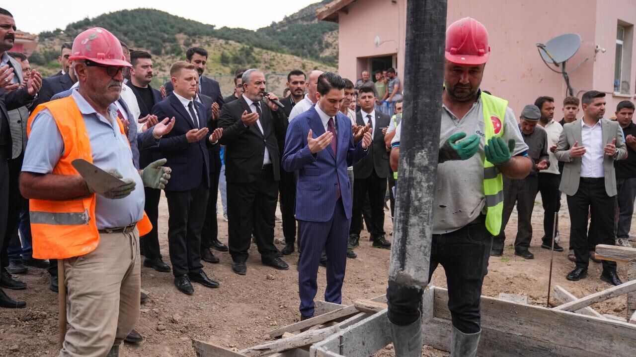 İzmir Ülkü Ocakları Başkanı Burak Kılıç: 16 ayda 16 köy okulu tamir ettik, 17’ncisini Kınık’ta temelden inşa ediyoruz!
