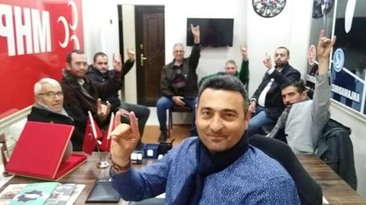 MHP Balçova İlçe Başkanlığı'ndan Belediye'ye Pankart Tepkisi