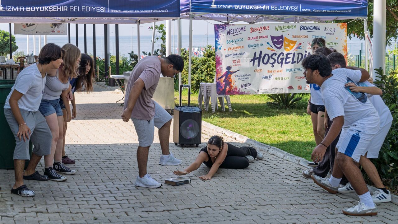 İzmir’de Avrupa Drama Buluşması: Gençler ortak hikâyeler yazıyor