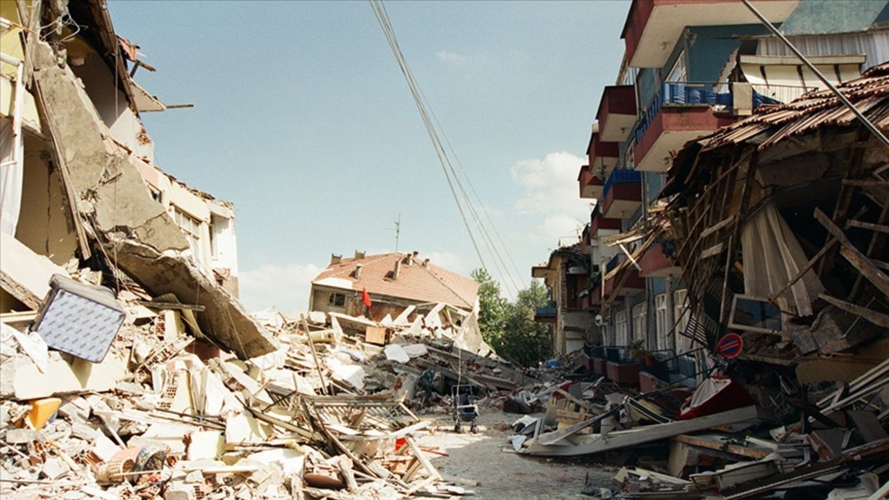 17 Ağustos’un yıl dönümünde İZDEDA'dan kritik soru: 142,4 milyar TL nerede?