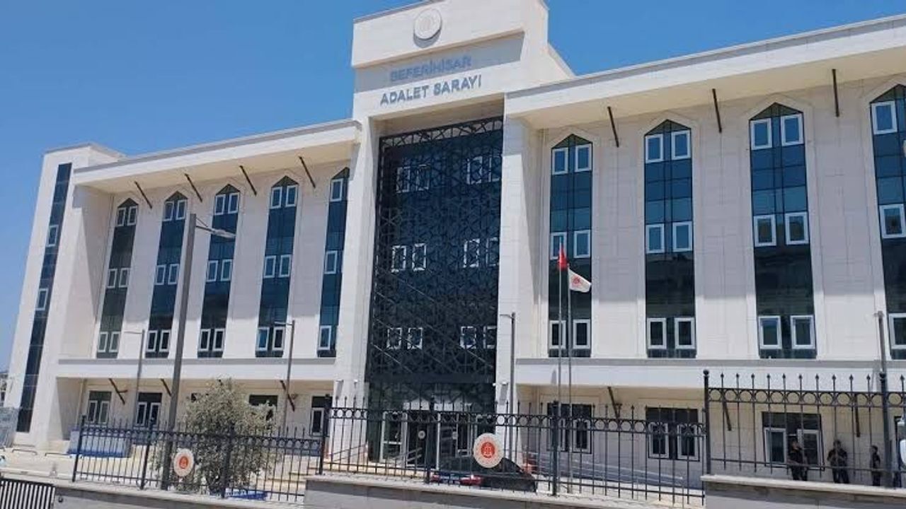 Seferihisar Belediyesi'ne yönelik rüşvet soruşturmasında iki şoför gözaltına alındı
