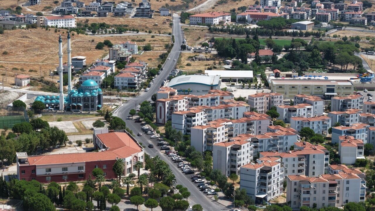 Bergama'da yol yenileme çalışmaları tamamlandı, ulaşım güvenli hale geldi