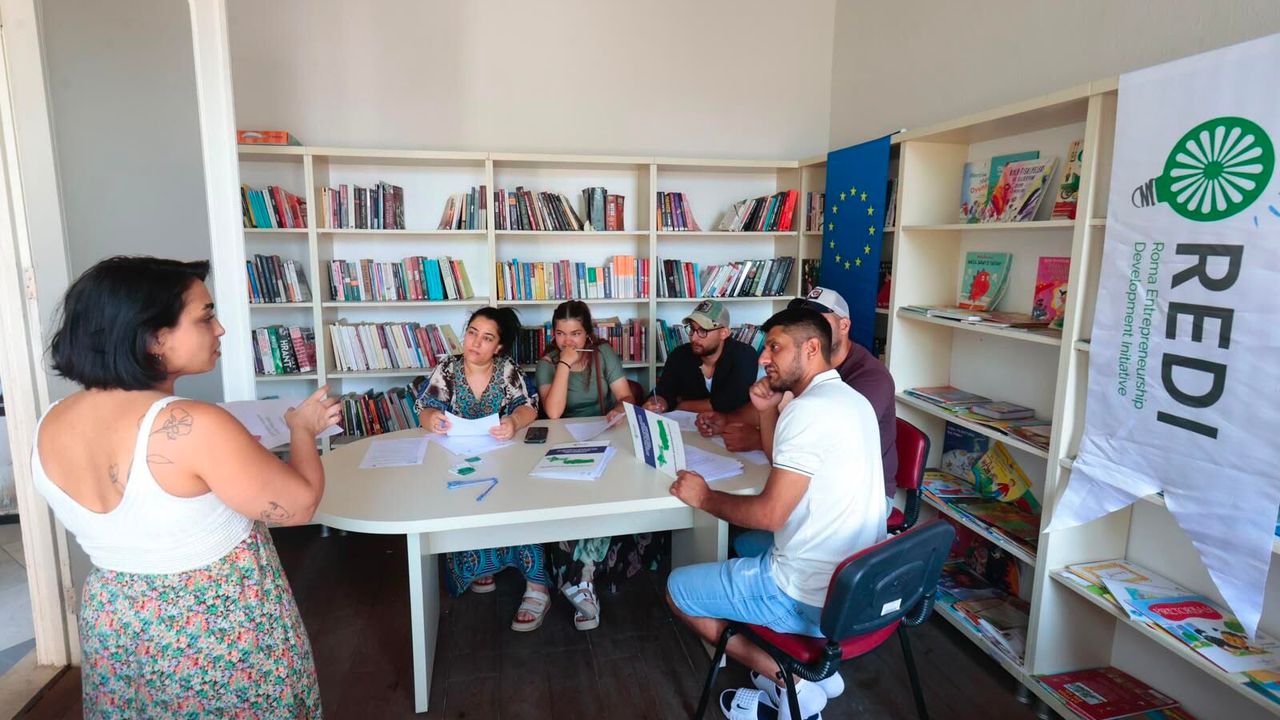 Konak Belediyesi, Roman gençlere ücretsiz CV ve kariyer eğitimi verdi