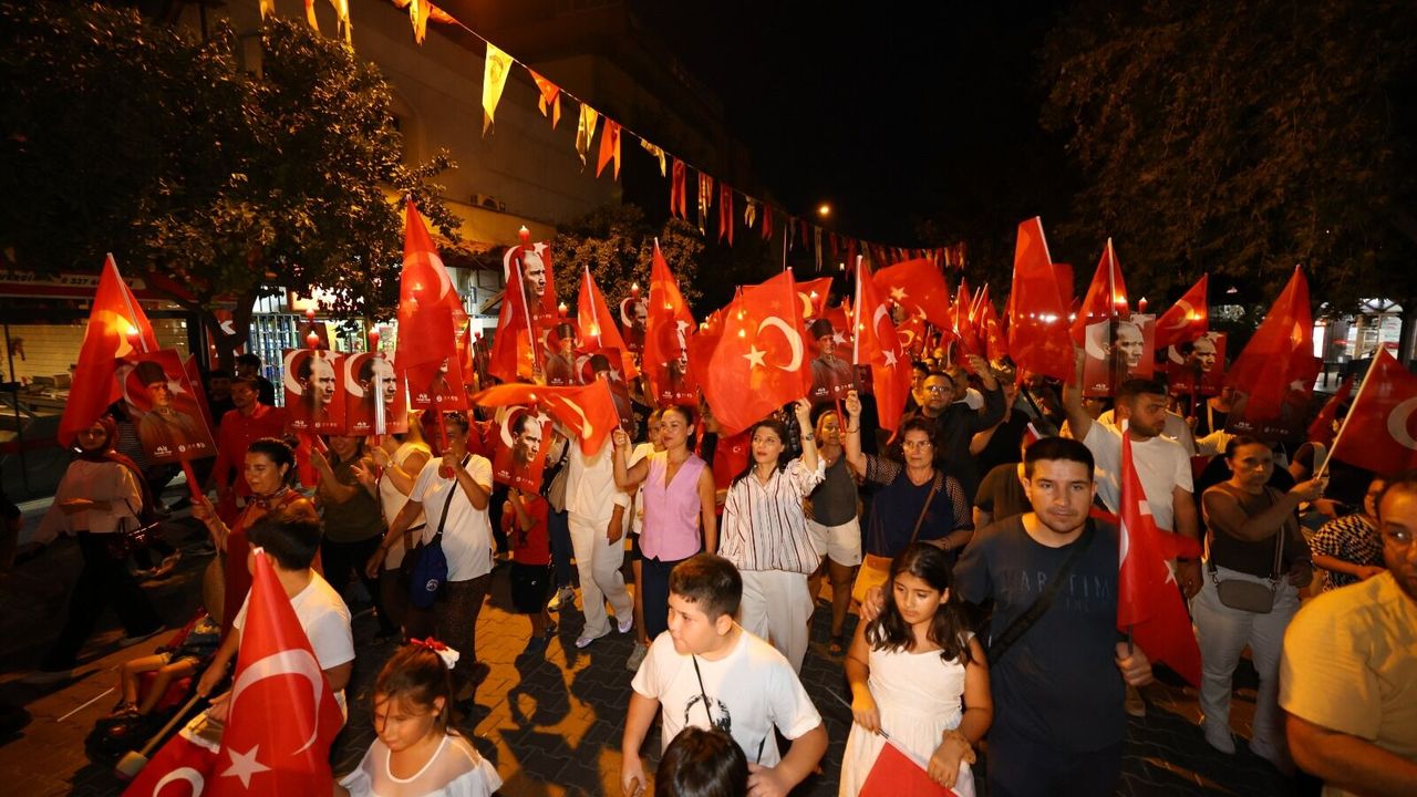 Efes Selçuk'ta 30 Ağustos kutlamaları: Fener Alayı ve Eliz Band sahne alacak