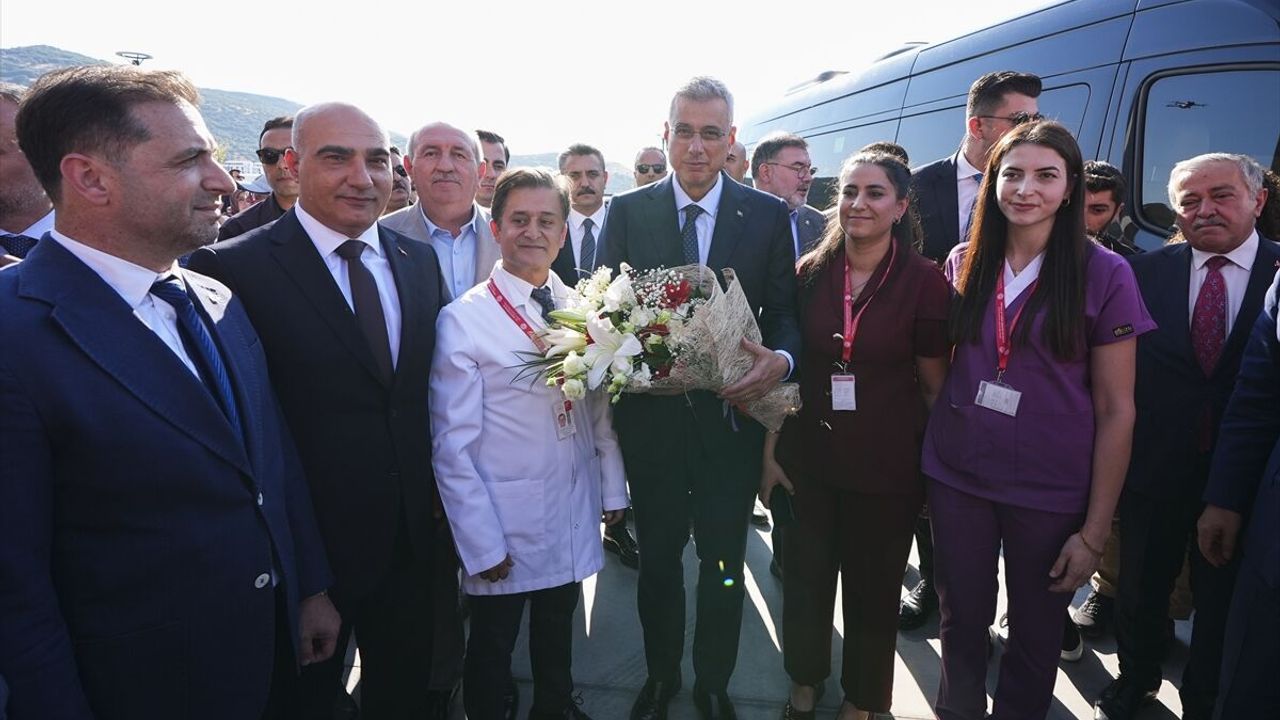İzmir’e ikinci şehir hastanesi geliyor: Tınaztepe’ye dev sağlık yatırımı