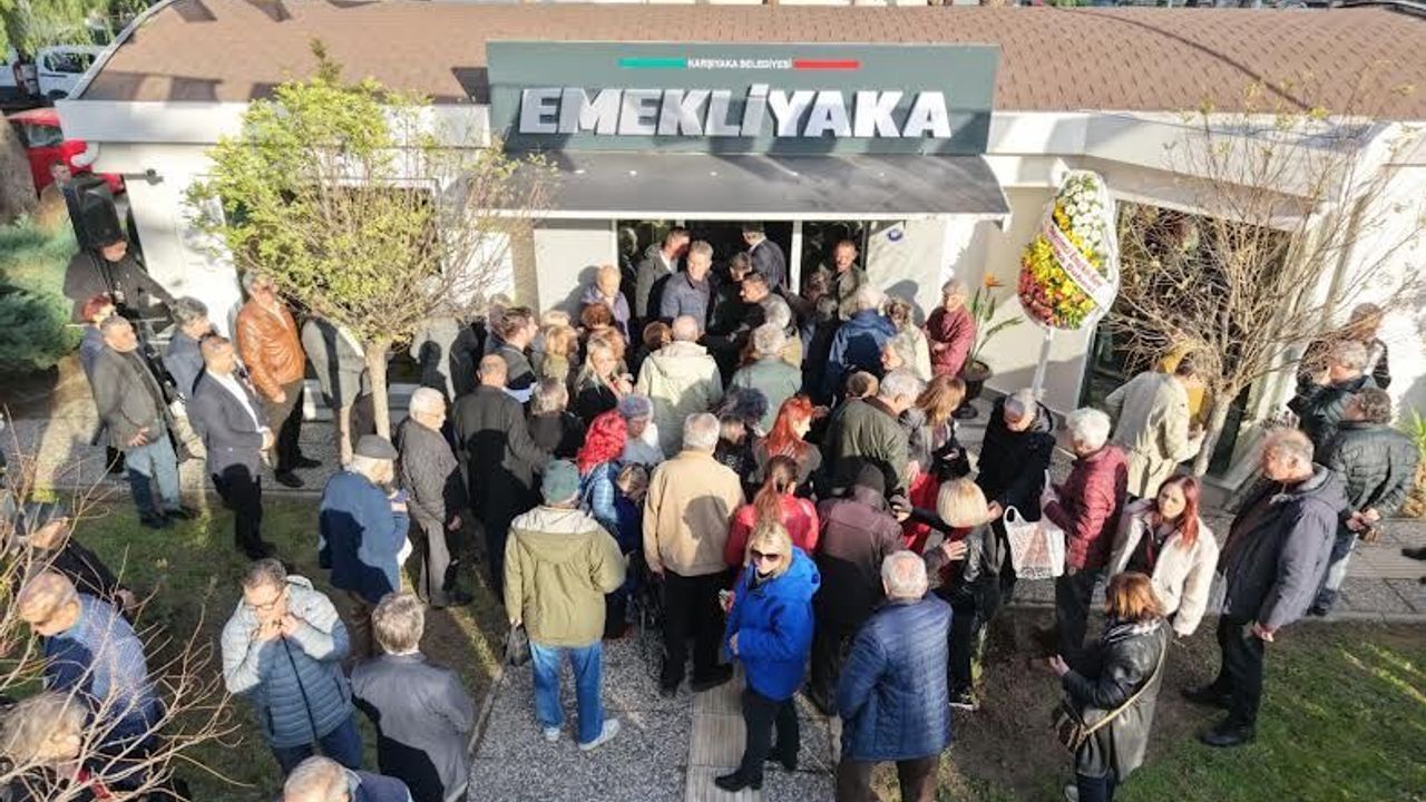 Karşıyaka’da emeklilerin yeni buluşma noktası: Emekli Yaka