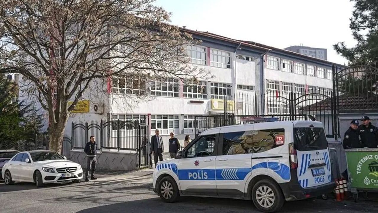 Okullarda yeni dönem! 30 bin güvenlik görevlisi alınacak