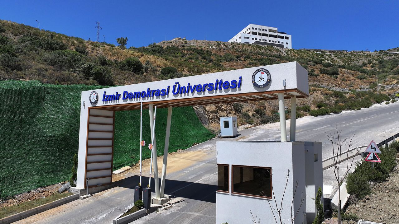 İzmir Demokrasi Üniversitesi’nde Uzundere Yerleşkesi için tarih belli oldu: Hedef 7 Eylül