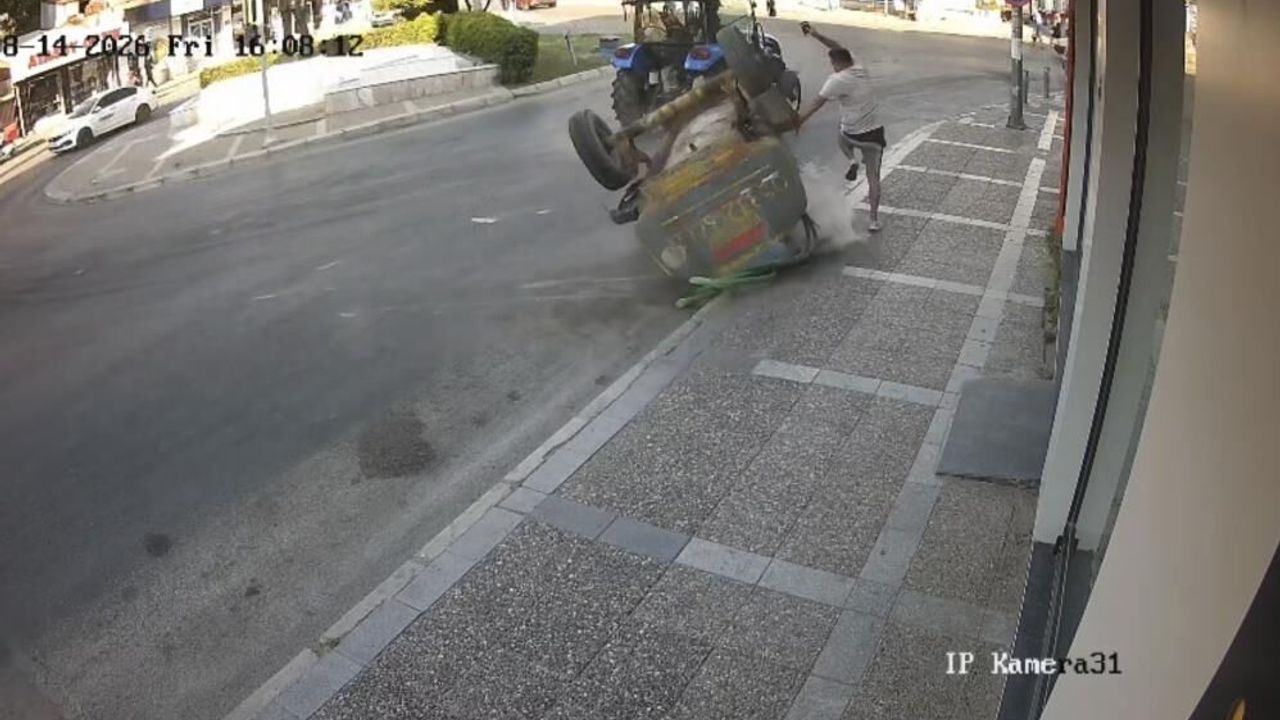 İzmir'de korkutan kaza: Tanker traktörden fırladı, vatandaş kıl payı kurtuldu