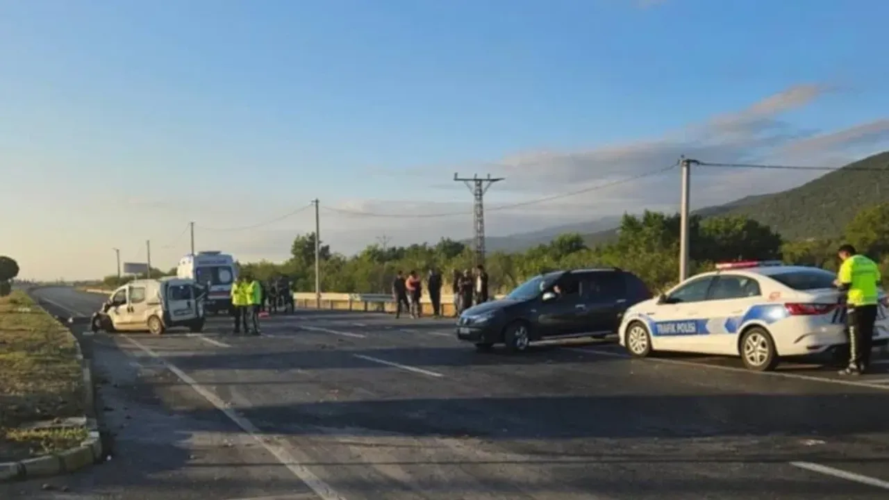 Afyonkarahisar'da feci kaza: Ölü ve yaralılar var